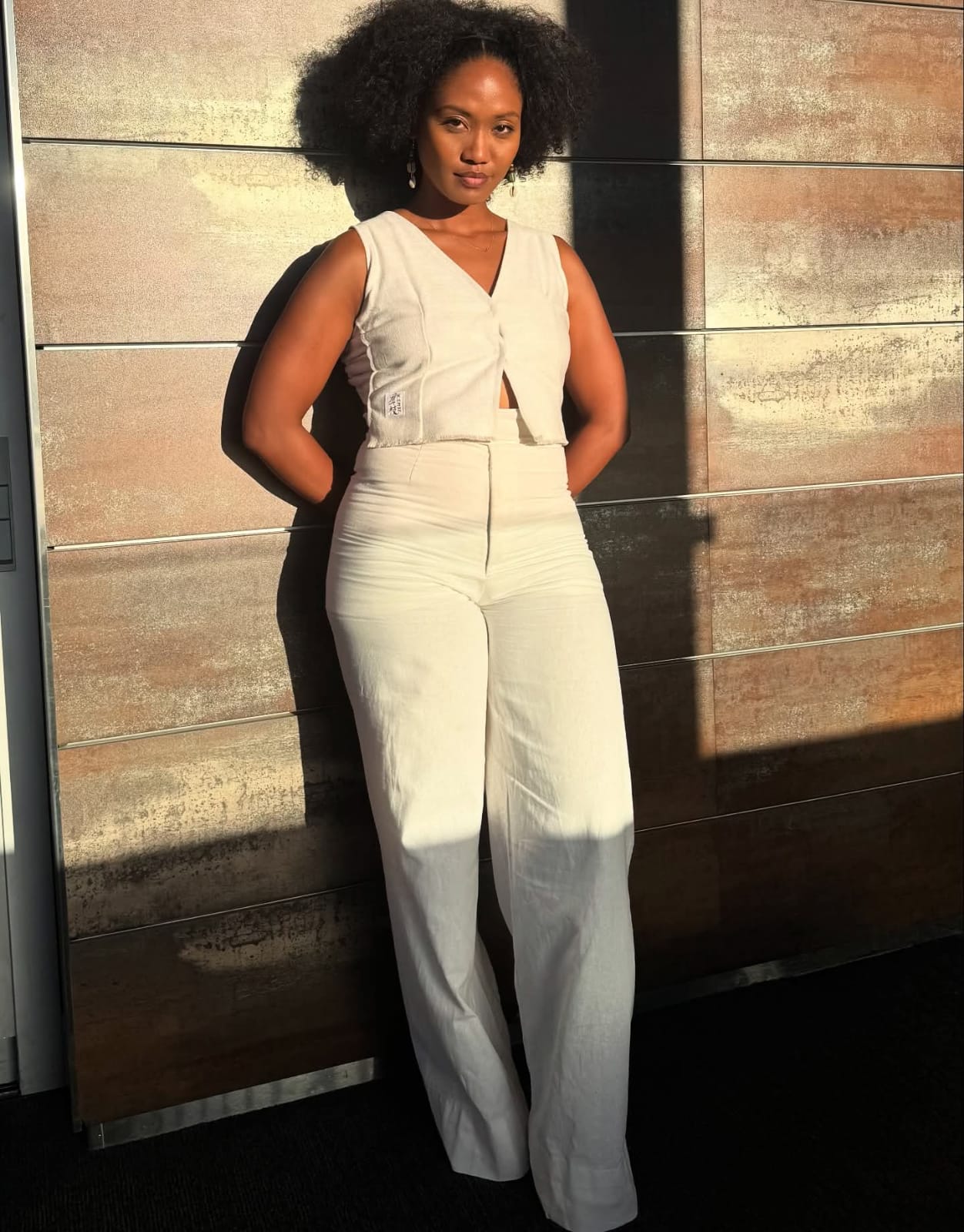 femme-combi-blanche